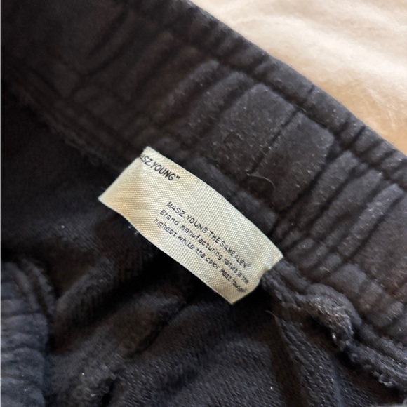 Maz Young streetwear sweatpants with cool graphics - Picture 10 of 10